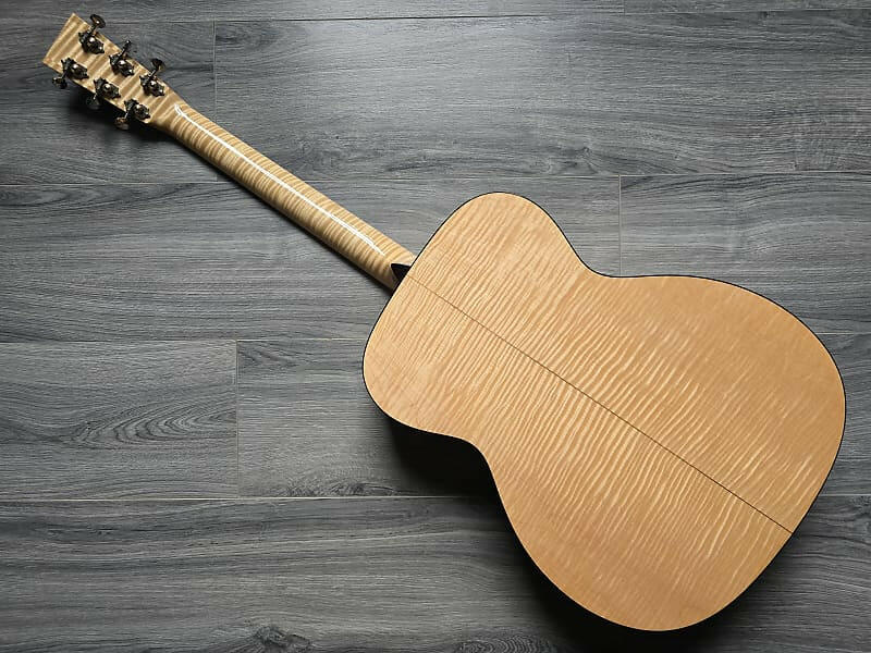 Collings OM1E Flamed Maple Custom - Acoustic Guitar