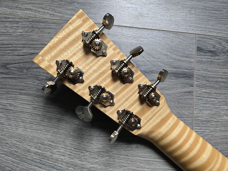 Collings OM1E Flamed Maple Custom - Acoustic Guitar