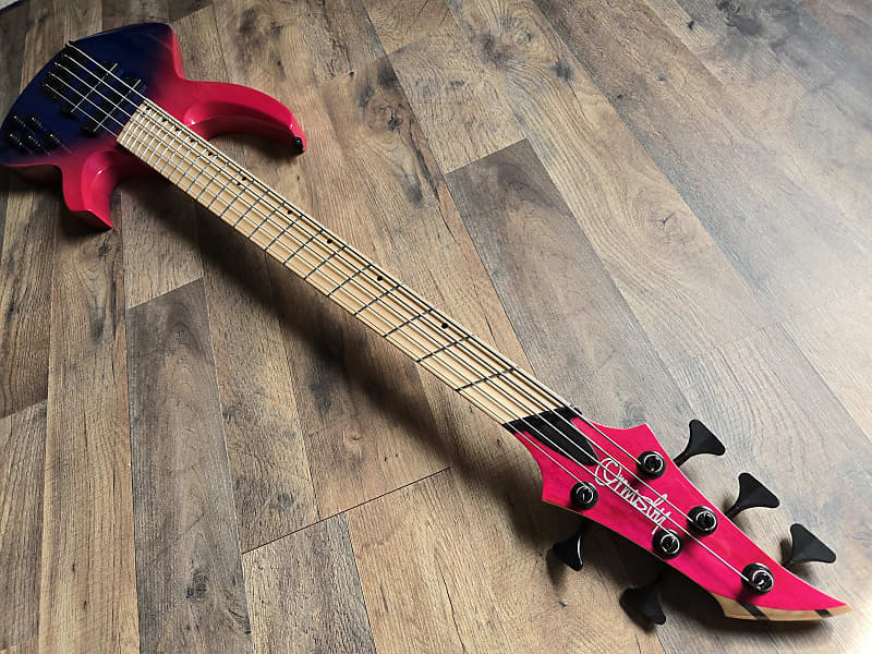 Multiscale fretboard of the Ormsby BassGTR 5 with dot inlays