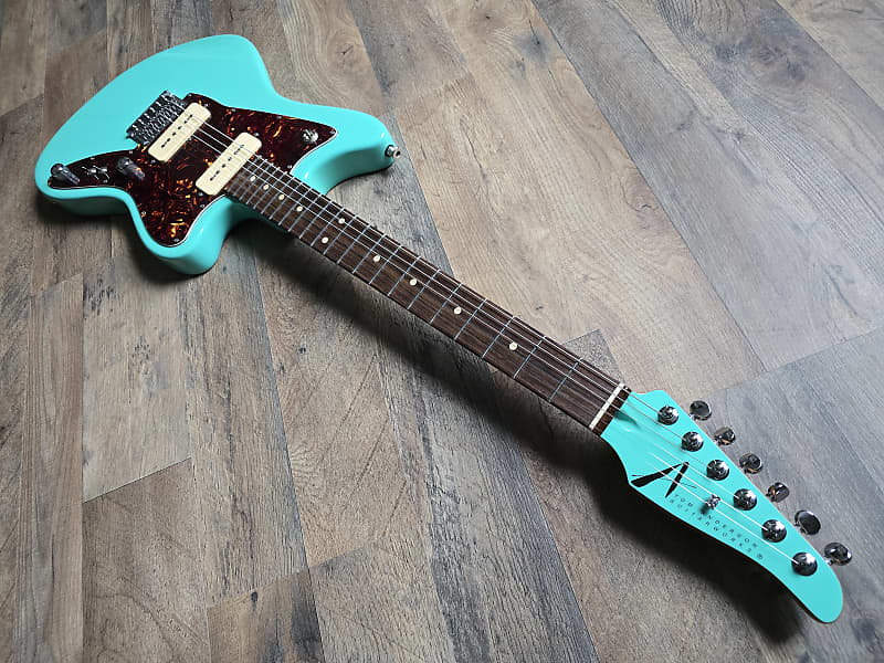 Tom Anderson Raven Classic